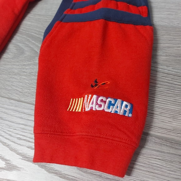 Chase Authentics NASCAR Jeff Gordon Sweatshirt - Picture 2 of 5